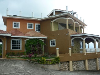 RED HILLS, Kingston / St. Andrew, Jamaica - House for Sale